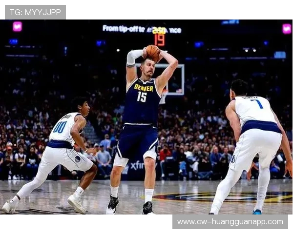 东契奇挡拆终结拉开空间，得分结构不同于约基奇传导