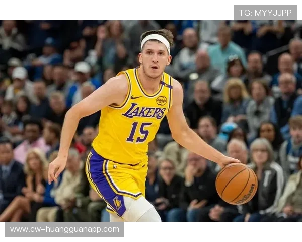 奥斯汀·里夫斯突破制造错位提升关键时刻得分效率