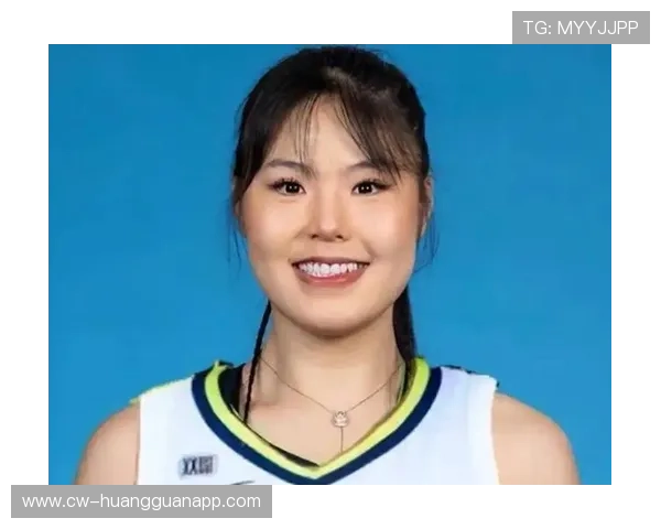 李月汝训练间隙居然拿豪车钥匙开玩笑，这日常差太多了吧？