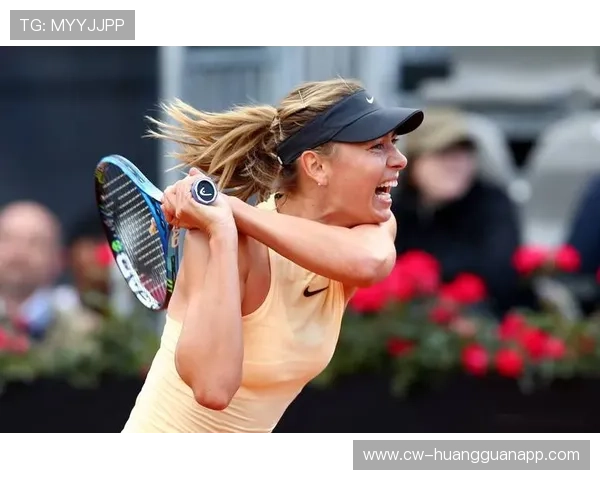 莎拉波娃连吃个甜点都像在拍电影，普通甜品店都不敢去的节奏？！