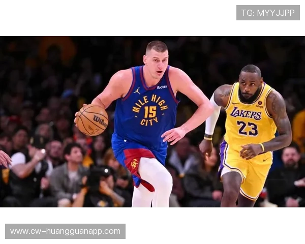 奥尼尔低位单打主导得分，胜过约基奇空间组织